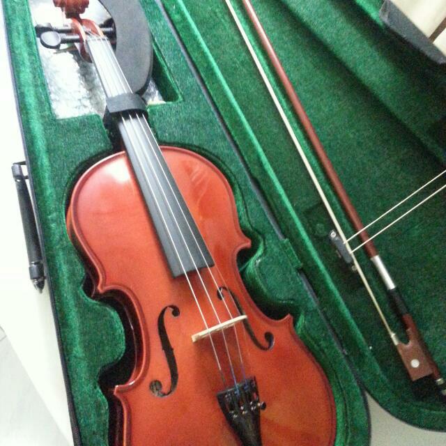 Violin 4/4 By Fine Legend, Hobbies & Toys, Music & Media, Musical