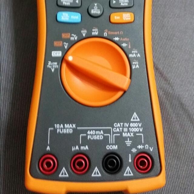 Agilent U1272A TRUE RMS 4 1/2 Digit Handheld Digital Multimeter, Health