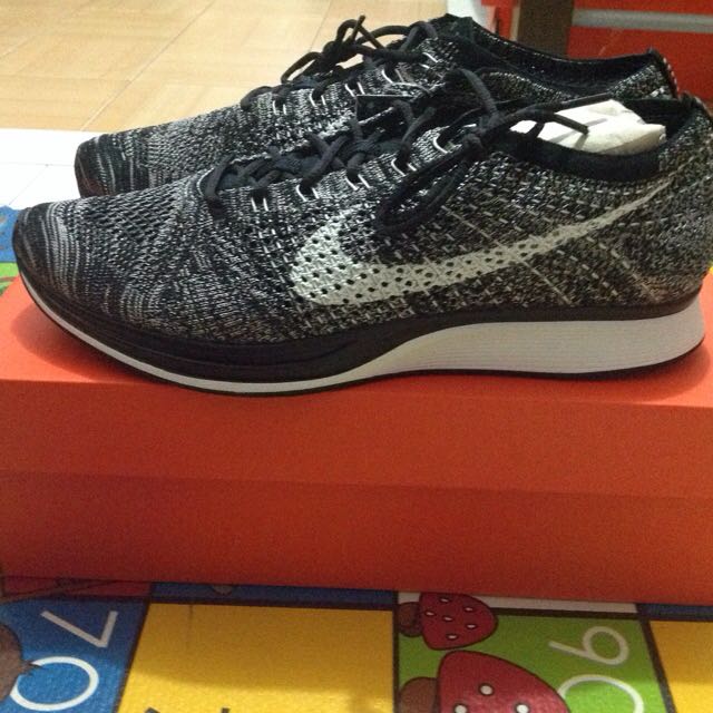nike flyknit oreo 2.0