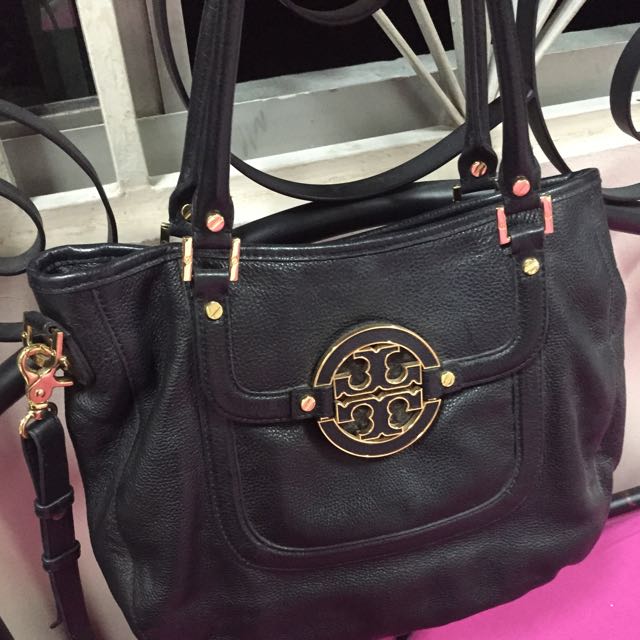 Authentic Tory Burch Amanda Hobo Bag (Black), Women's Fashion, Bags &  Wallets, Tote Bags on Carousell