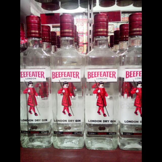 1公升beefeater 10 英人牌琴酒 著名琴酒品牌 零食物語在旋轉拍賣