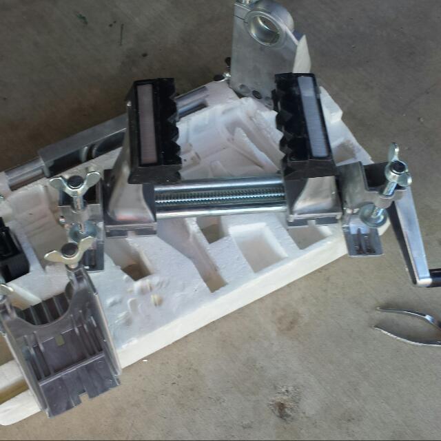 Zyliss Profi King Plus Vice Clamp Setup Men S Fashion On Carousell
