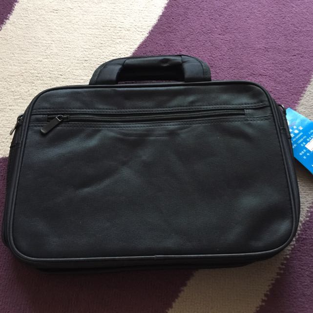 Document Bag (Category: Sling Bags) located in Singapore. Submitted by chuien (Listing ID 23811008, Image 2). Description: .