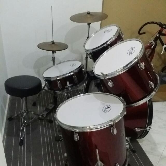 JAZZ DRUMSET With Chair, Hobbies & Toys, Music & Media, Music