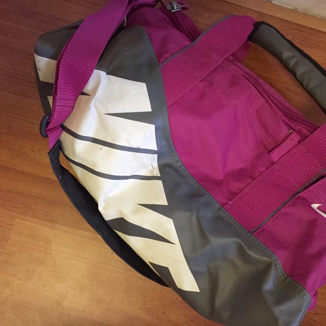 Nike Large Pink Duffel Bag, Men's Fashion, Bags, Belt bags, Clutches