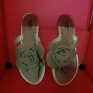 美國品牌SimplyVera
                VERA WANG