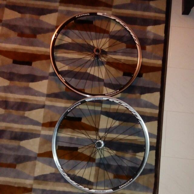 shimano claris wheelset