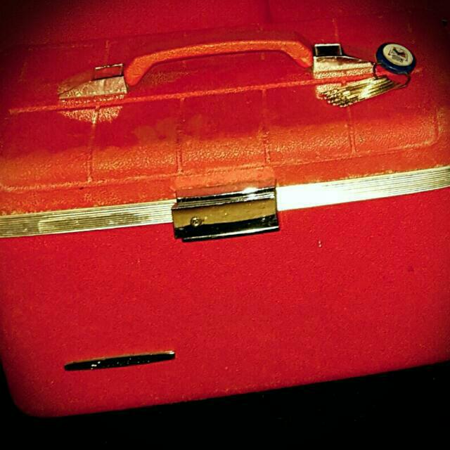 Starflite luggage store