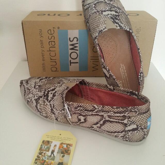 Toms cheap snake print