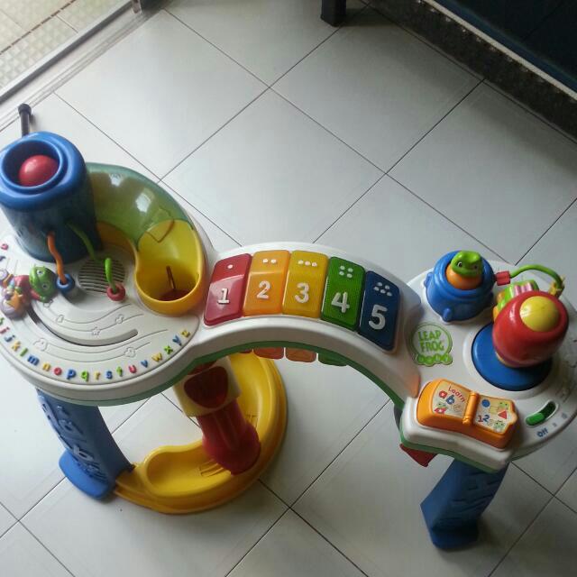 LeapFrog Baby learn Around Musical Playground
