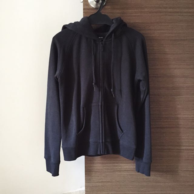Uniqlo Black Hoodie Jacket Women S Fashion On Carousell
