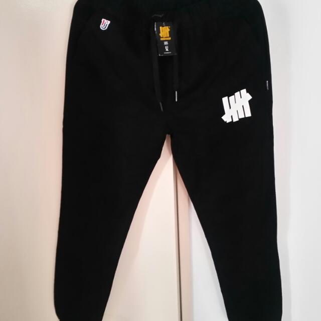 Undefeated joggers shop