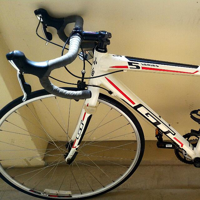 Gt 5 outlet series road bike