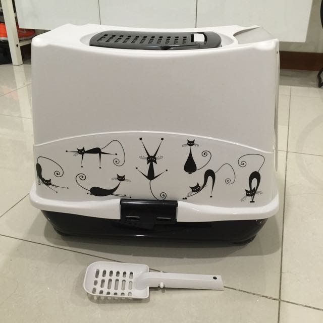 Moderna Black & White Enclosed Cat Litter Box, Pet Supplies, Homes