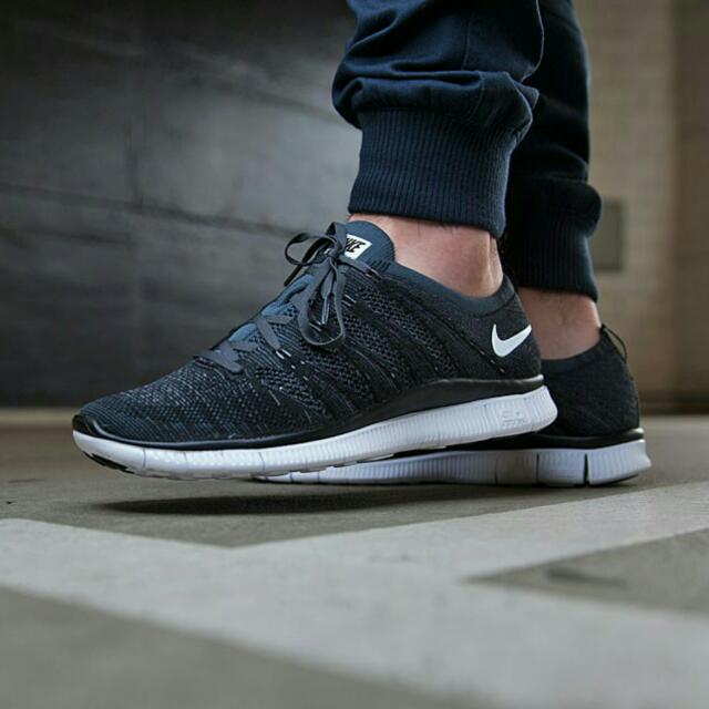 nike free flyknit black and white