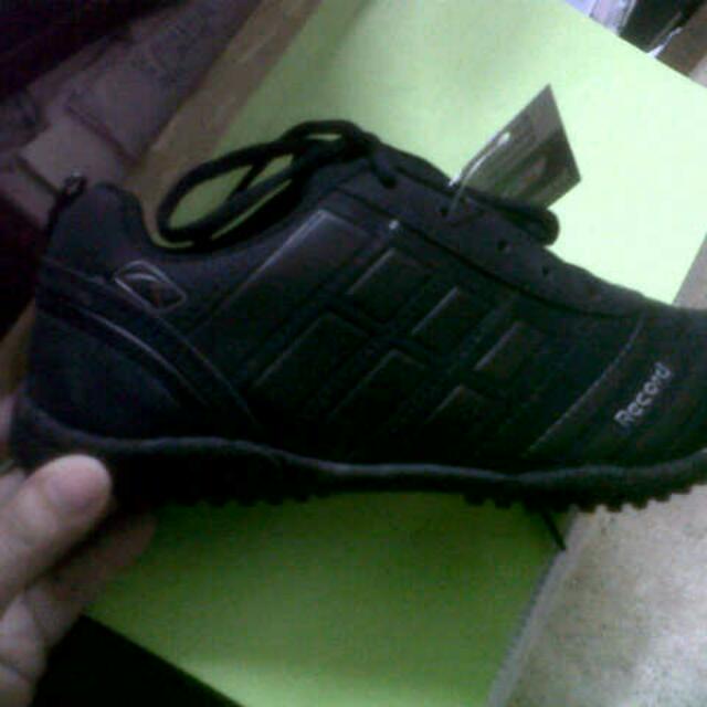 Sepatu Pria Sporty Hitam Polos Fesyen Pria Di Carousell
