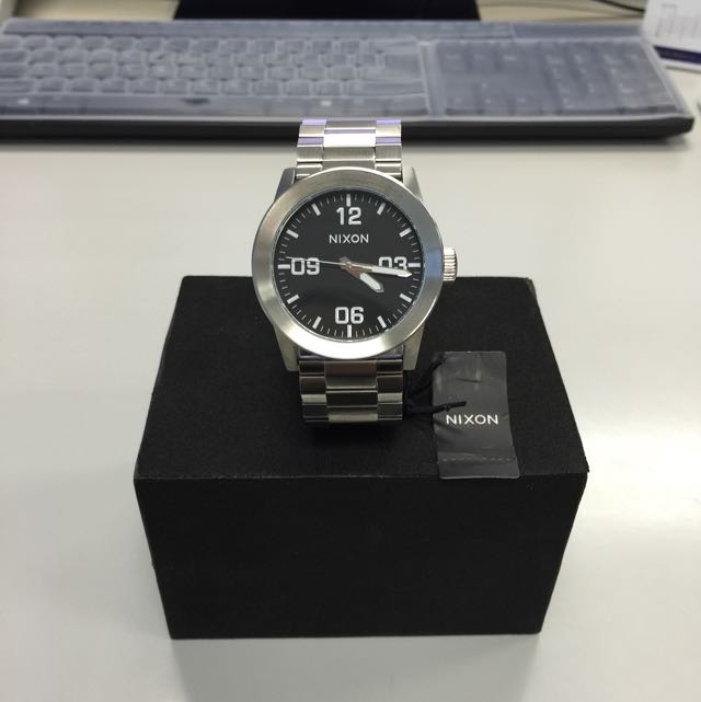 Nixon private ss store