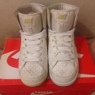 NIKE AIR MISSION