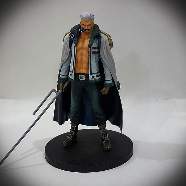 Figurine smoker shop one piece