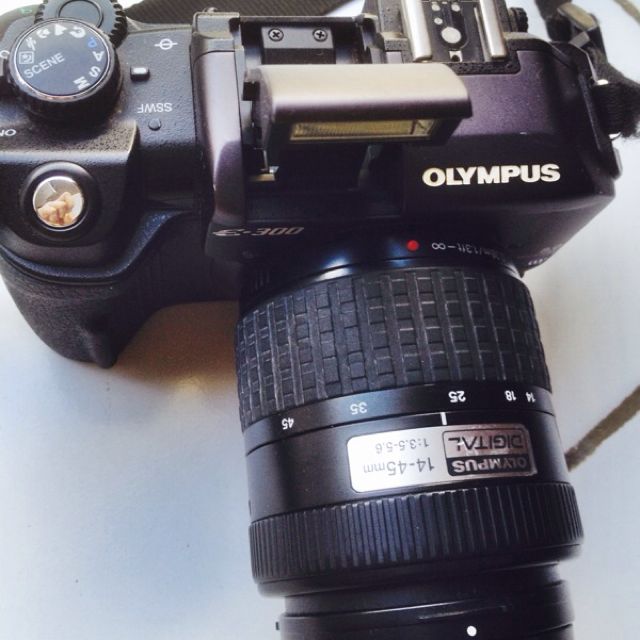 OLYMPUS デジタル一眼レフカメラ E-300 ボディ単体(中古品