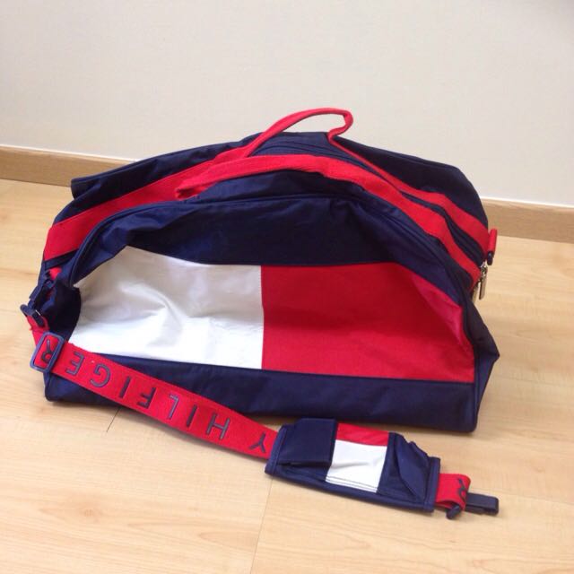 tommy sports bag
