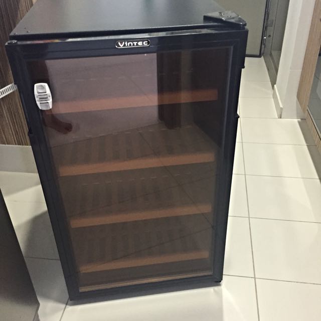 Vintec V30 Wine Cellar, TV & Home Appliances, Kitchen Appliances, Wine