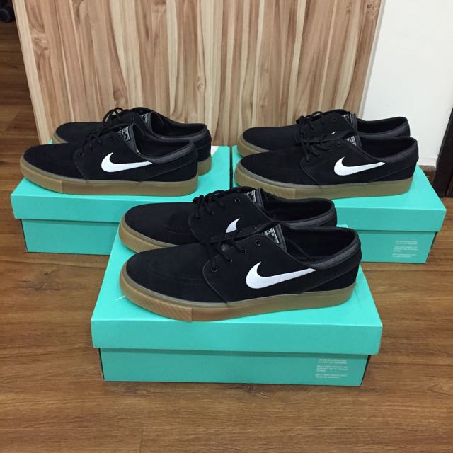 nike sb black with gum sole