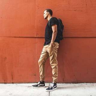 【FAIRPLAY THE RUNNER JOGGER PANTS】卡其 慢跑褲 縮口褲