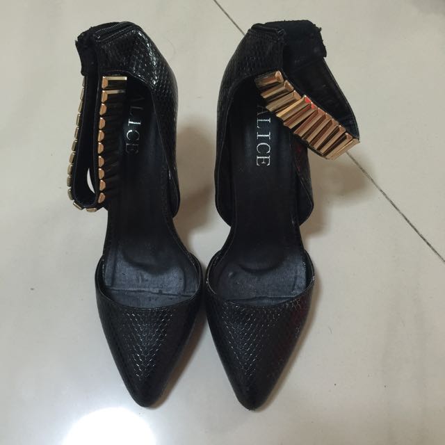 heels closed