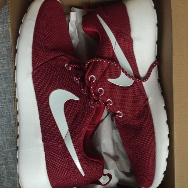 Maroon roshes womens online