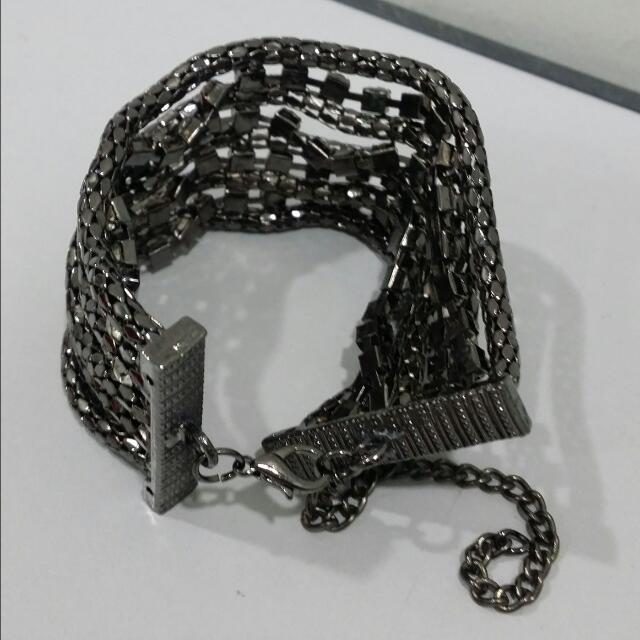 Bangle/Arm Candy (Category: Body Jewelry) located in Singapore. Submitted by jamiee (Listing ID 25251632, Image 2). Description: .