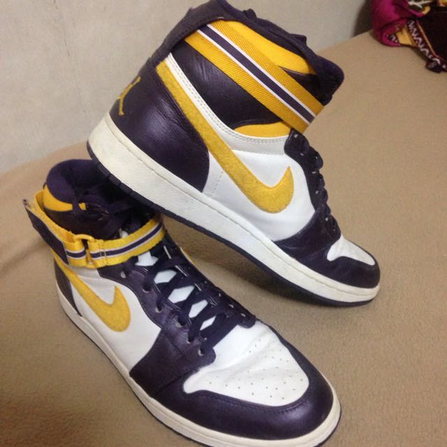 Purple gold clearance and white jordans