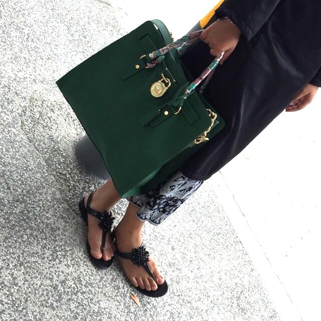 Michael kors emerald green bag shop