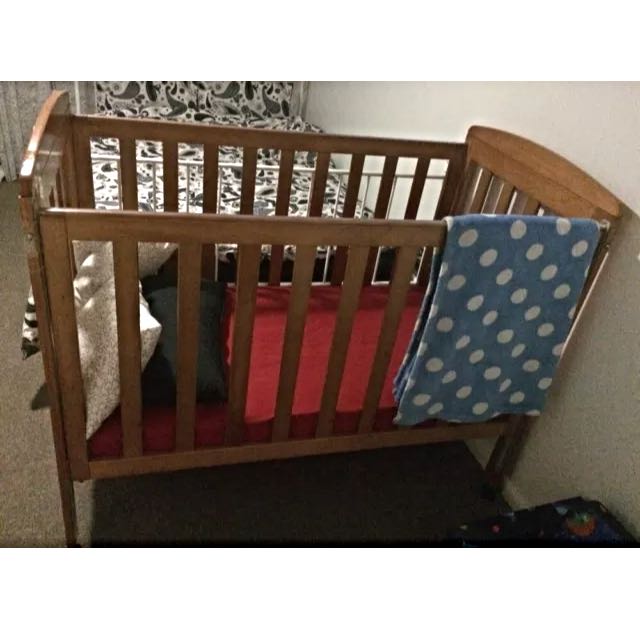 baby cot convert to toddler bed