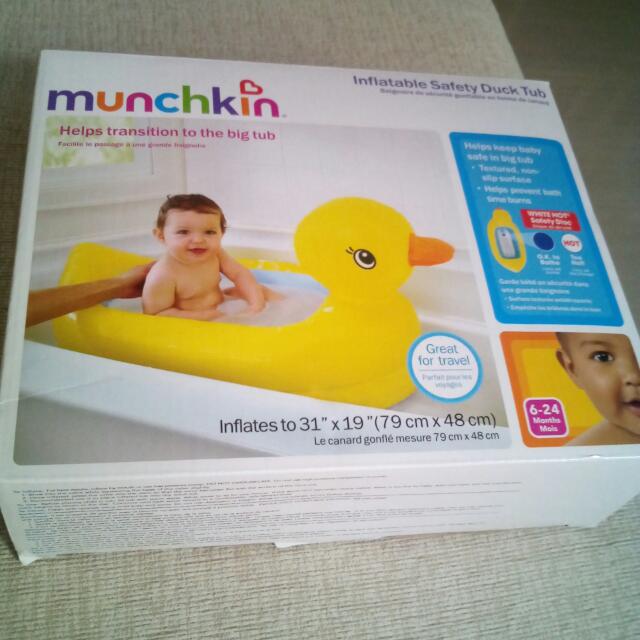 Munchkin Inflatable Safety Duck Tub, Babies & Kids, Bathing & Changing, Bathtub & Bath