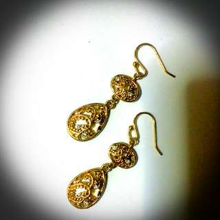 Beautifully filigree earring