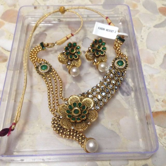 Kalyani covering deals bridal sets