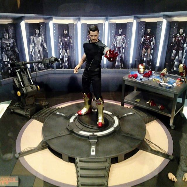 hot toys iron man 3 tony stark armor testing version