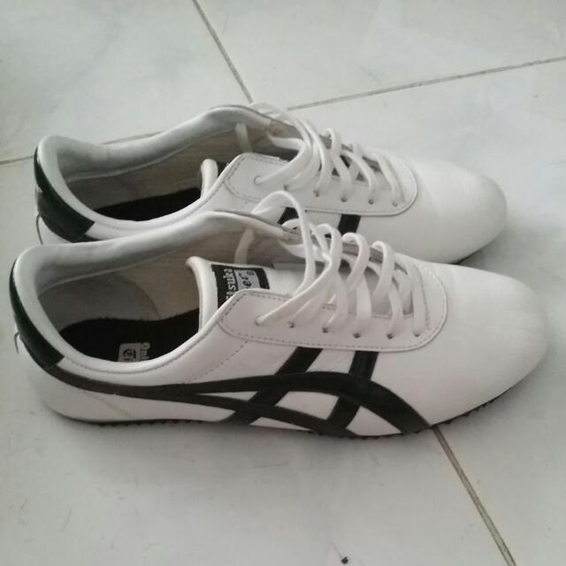 Onitsuka Tiger (Category: Sneakers) located in Singapore. Submitted by yappy-yappy (Listing ID 25644876, Image 2). Description: .