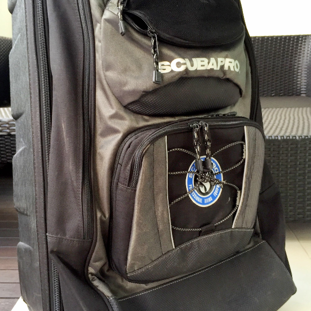 scubapro roller bag