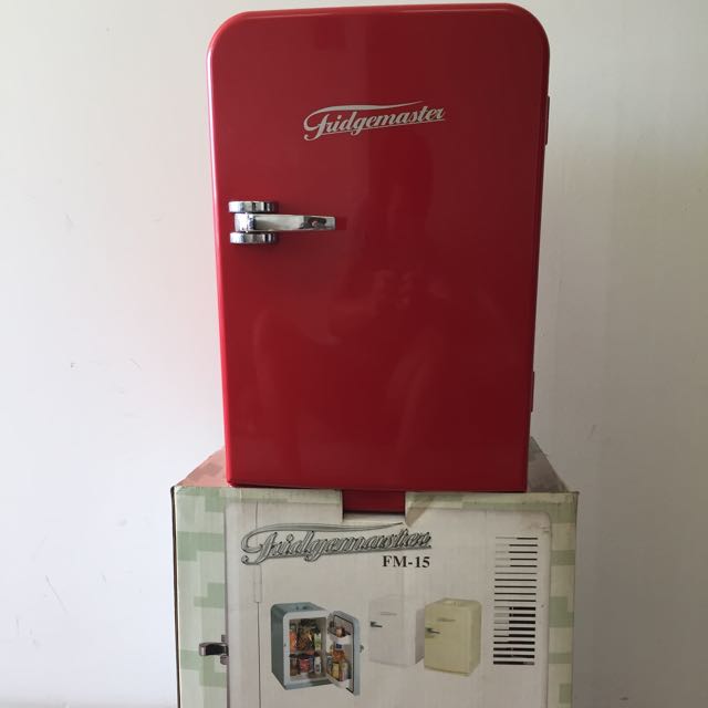 Fridgemaster Mini Fridge (Old Model but Not Used), Furniture & Home