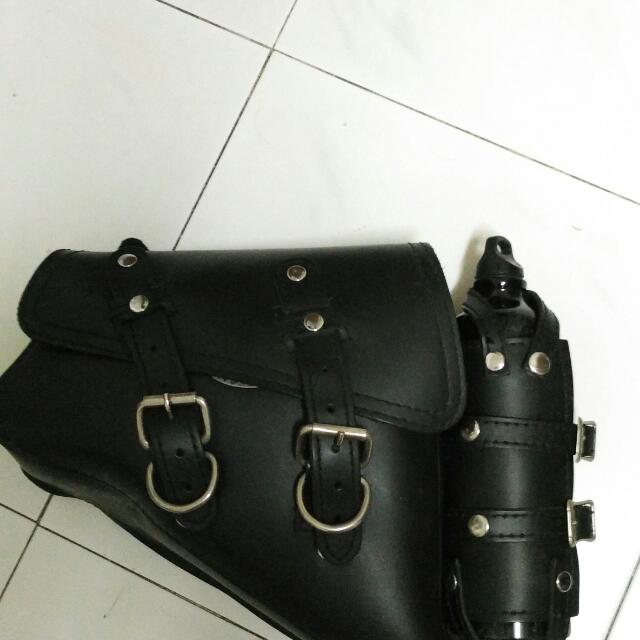 Swingarm bag with fuel bottle hot sale