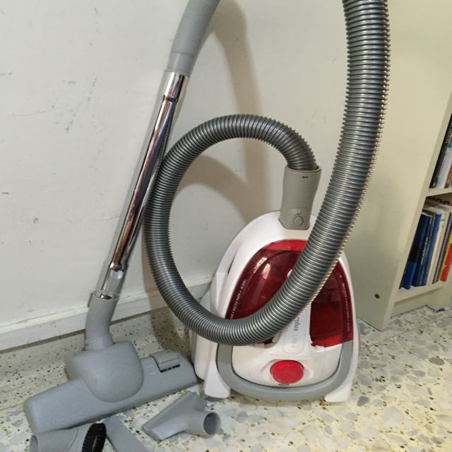 Electrolux Lite Ii 1600w Bagless Vacuum Cleaner 50 Furniture Home Living Furniture Other Home Furniture On Carousell