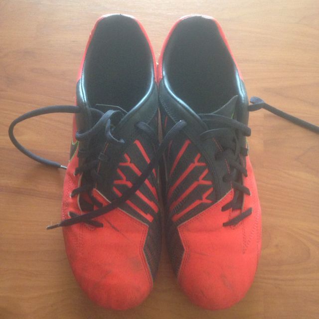 t90s football boots
