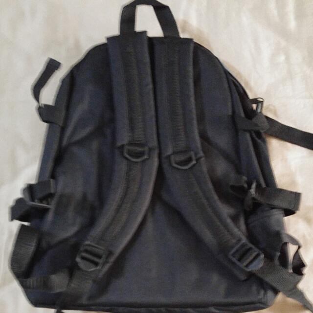Back Pack (Category: Everything Else) located in Singapore. Submitted by edlim (Listing ID 26011913, Image 2). Description: Never used Ideal for carrying laptops, but can be used for other purposes Fast Deal Pm to offer .