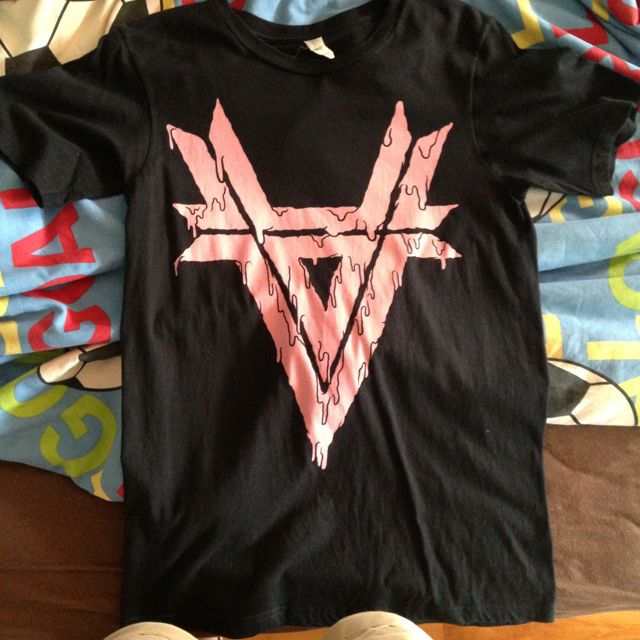 Anthem Made Tee Men S Fashion On Carousell