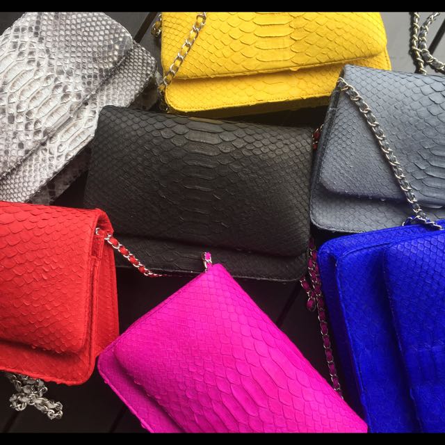 Full Python Leather WOC (Category: Bags & Wallets) located in Singapore. Submitted by leenp (Listing ID 26170573, Image 1). Description: .