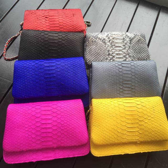 Full Python Leather WOC (Category: Bags & Wallets) located in Singapore. Submitted by leenp (Listing ID 26170573, Image 2). Description: .