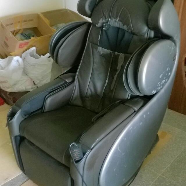 RESERVED Osim uDivine Massage Chair aka Andy Lau Chair