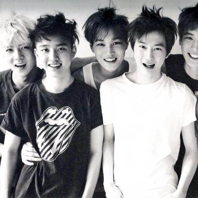 Selling exo albums!, Hobbies & Toys, Memorabilia & Collectibles, KWave